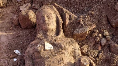 Scoperta in un parco romano una statua che ha sorpreso tutti