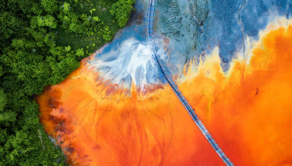 I colori intensi del lago di Geamana, in Romania