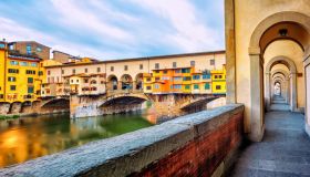 Puoi leggere la Divina Commedia passeggiando tra le strade della città