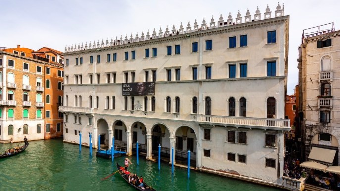 Questo palazzo sospeso sull’acqua è un gioiello da scoprire