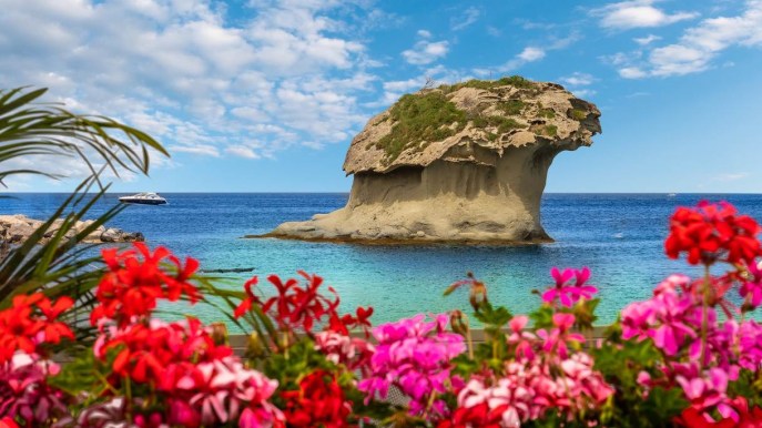 A Ischia c’è un isolotto che somiglia ad un fungo