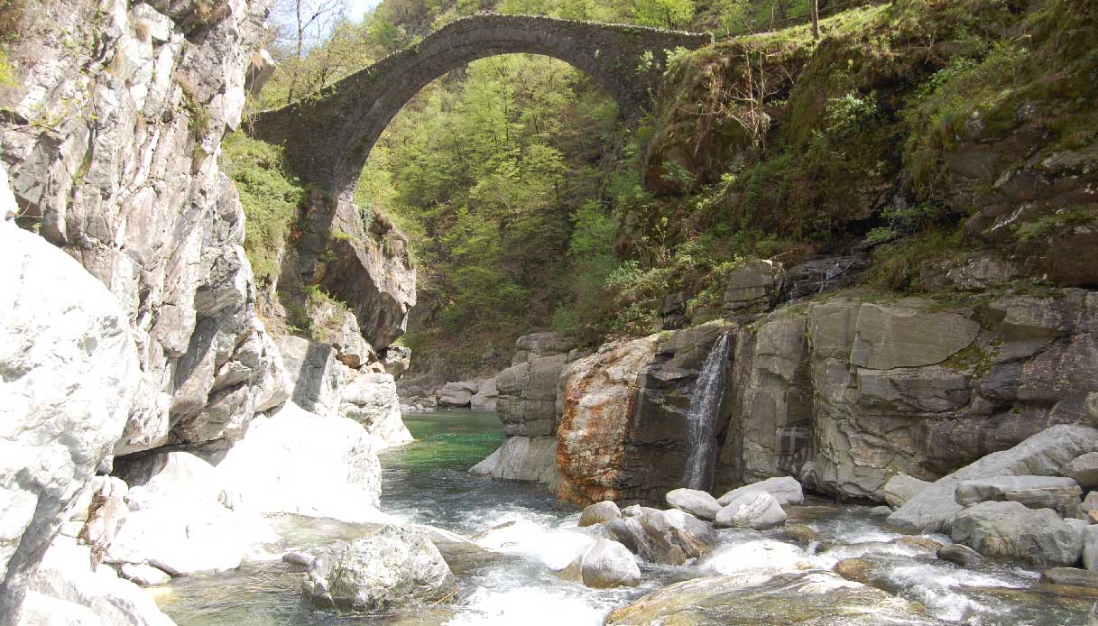 Il Ponte Nuovo Romano è sospeso a 26 metri dall'acqua