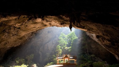 La meravigliosa grotta che cattura i raggi del sole