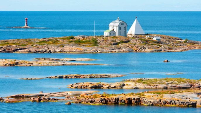 Sotto questo mare si nasconde champagne. E tu puoi assaggiarlo quest’estate