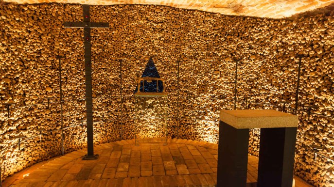 Spaventoso e affascinante: l’Ossario di Brno. Chi ha paura di entrare?