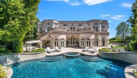 Questa estate puoi dormire nella villa di Mariah Carey