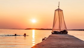 Abbiamo trovato il luogo più magico dove osservare il sole di mezzanotte