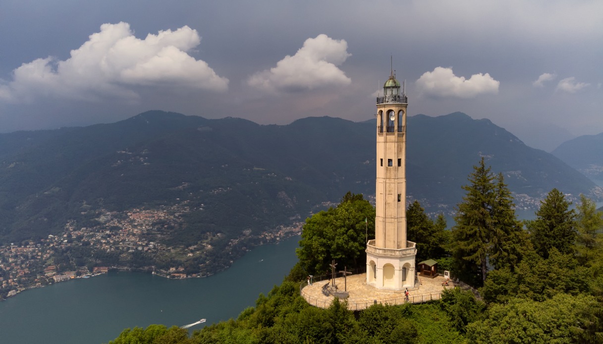 Il Faro Voltiano a Brunate