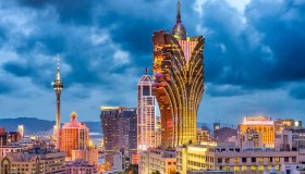 Casinò, torri e luci sfavillanti: benvenuti nella Las Vegas d’Oriente