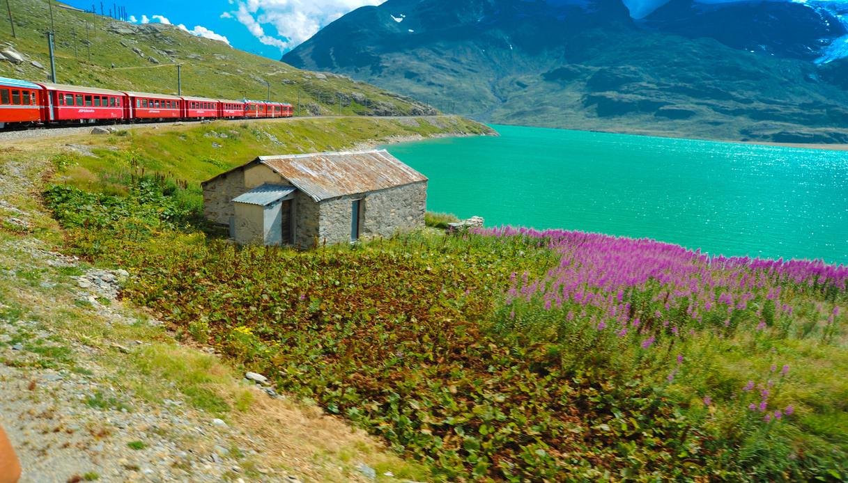 Trenino Rosso del Bernina in Engadina