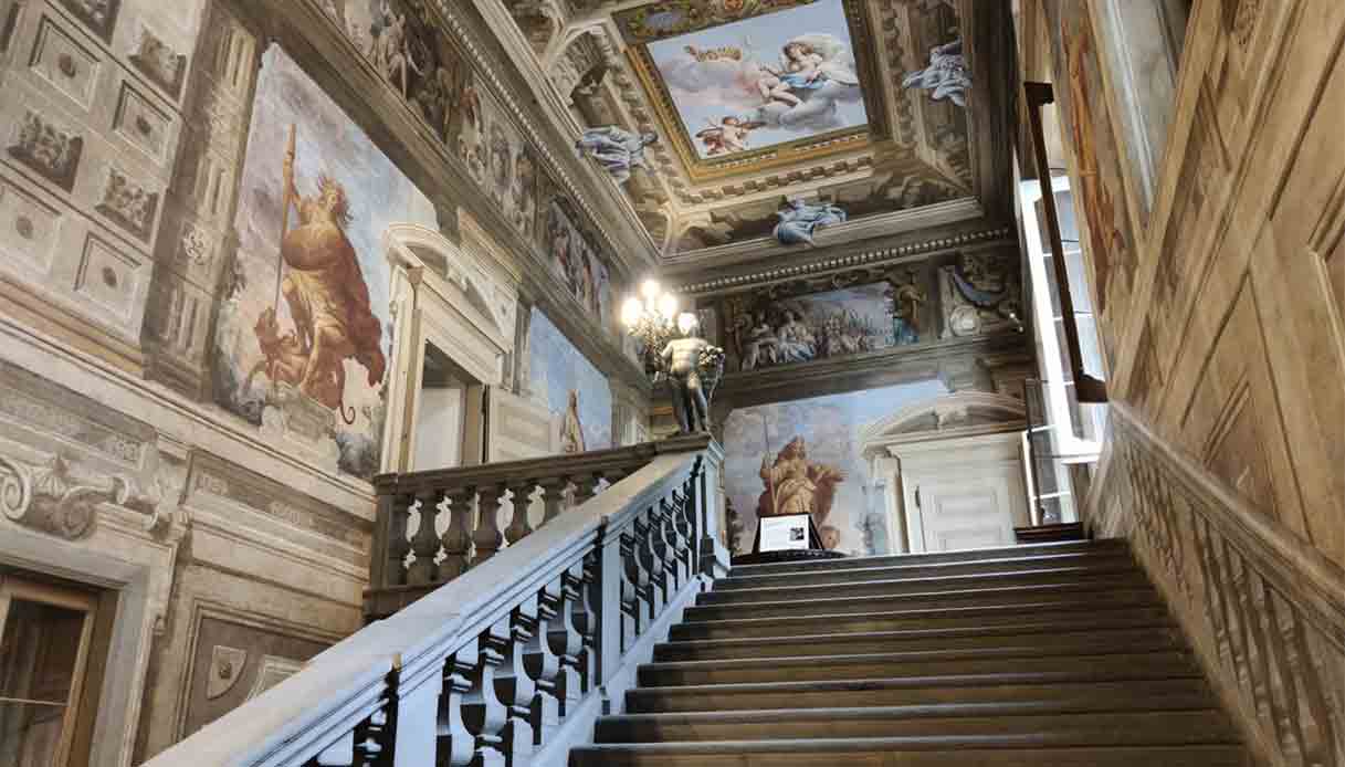 palazzo-moroni-scala-onore