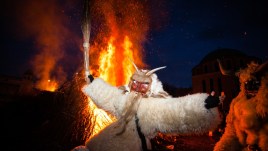 Il Carnevale più insolito d’Europa? Una sfilata di mostri. Ecco dove