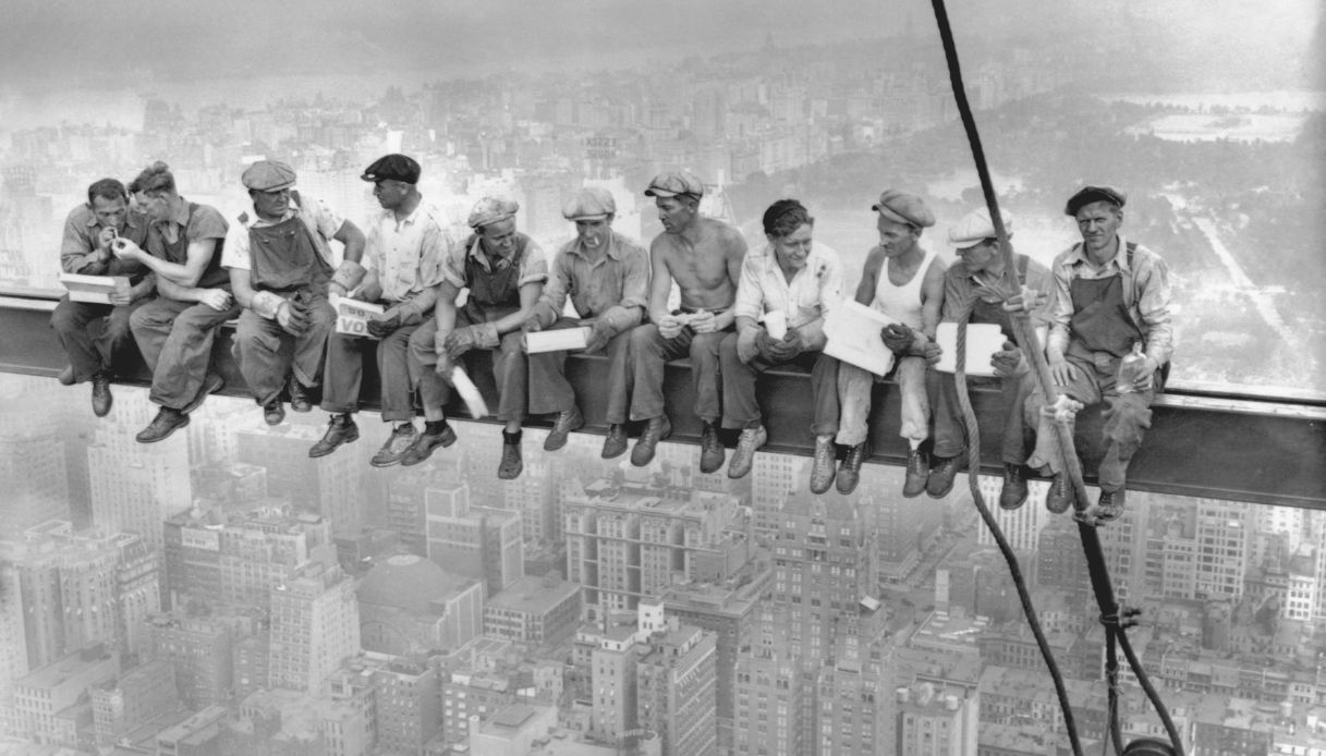 Lunch Atop A Skyscraper