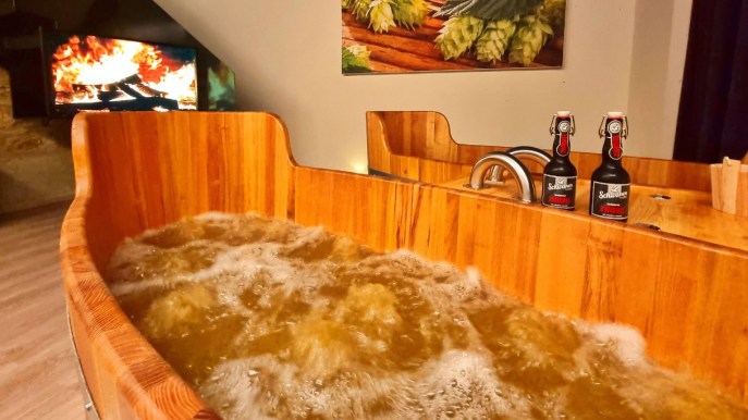 Sauna in botte e bagni di birra: in questo hotel il relax è differente