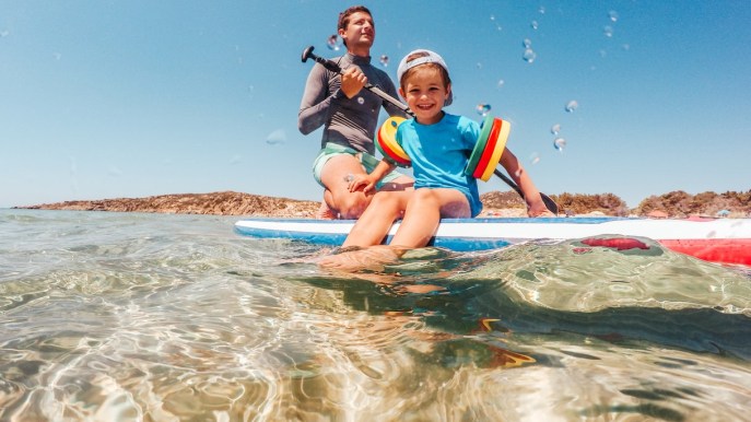 Cosa fare in Sardegna con i bambini, tra mare e divertimento