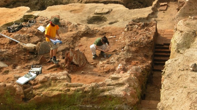 Scoperto un gigantesco e misterioso monumento a ferro di cavallo