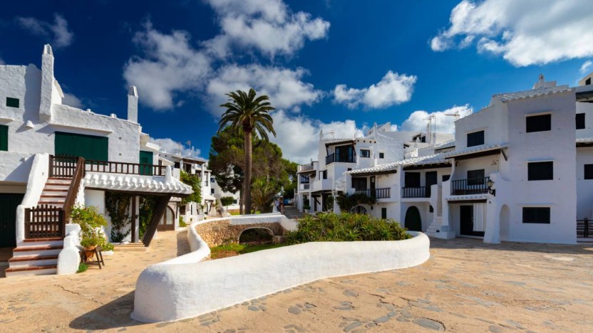 Binibeca Vell, il villaggio spagnolo che vuole chiudere per colpa del turismo