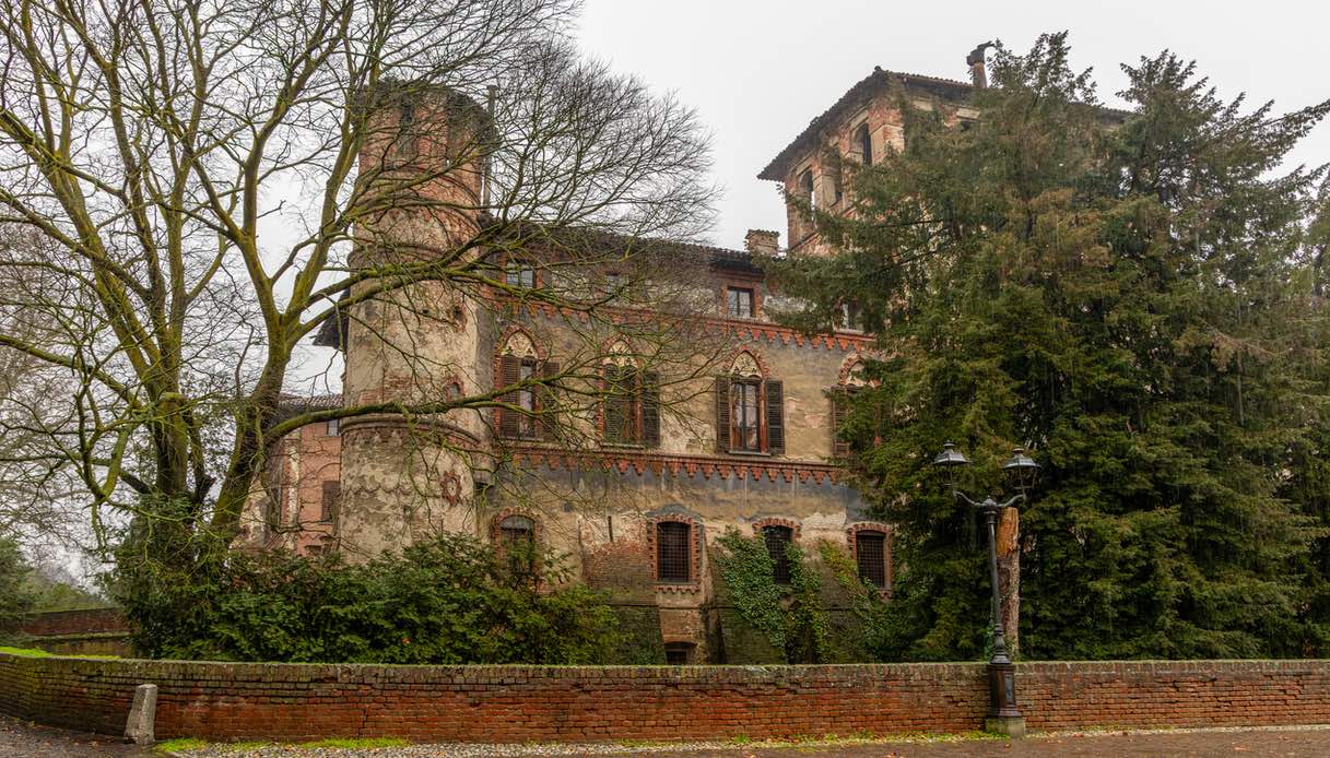 Il suggestivo Castello di Piovera, in provincia di Alessandria