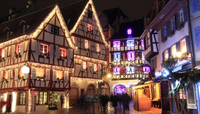Edifici di Colmar addobbati a festa