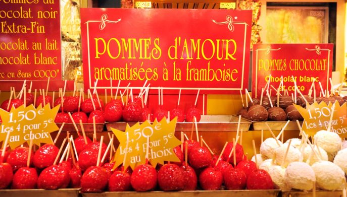 Leccornie esposte in un mercatino di Natale in Francia