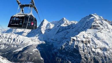 Inaugurata la funivia più ripida del mondo: vi porta sulla montagna di James Bond