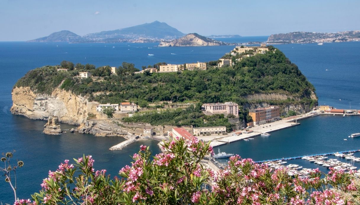 Nisida in Mina Settembre 3