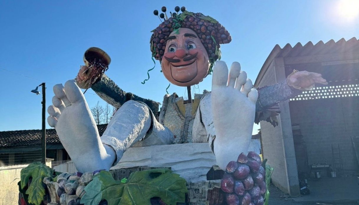 Carnevale Santhia carri
