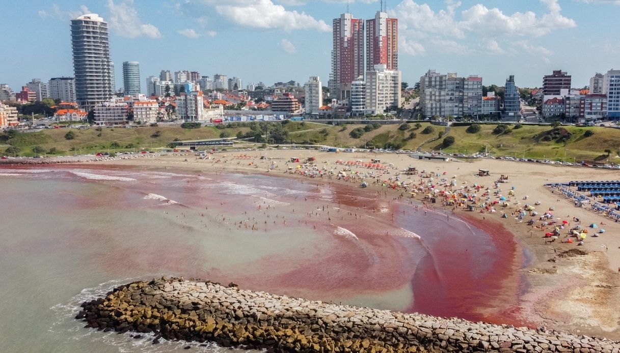 Mare rosso in Argentina motivo