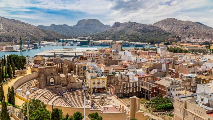 Fuga al caldo, ecco le città più soleggiate d’Europa: la Spagna è regina