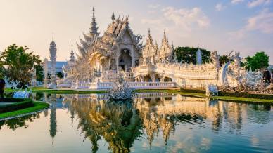 Wat Rong Khun, il Tempio Bianco (e stravagante) della Thailandia