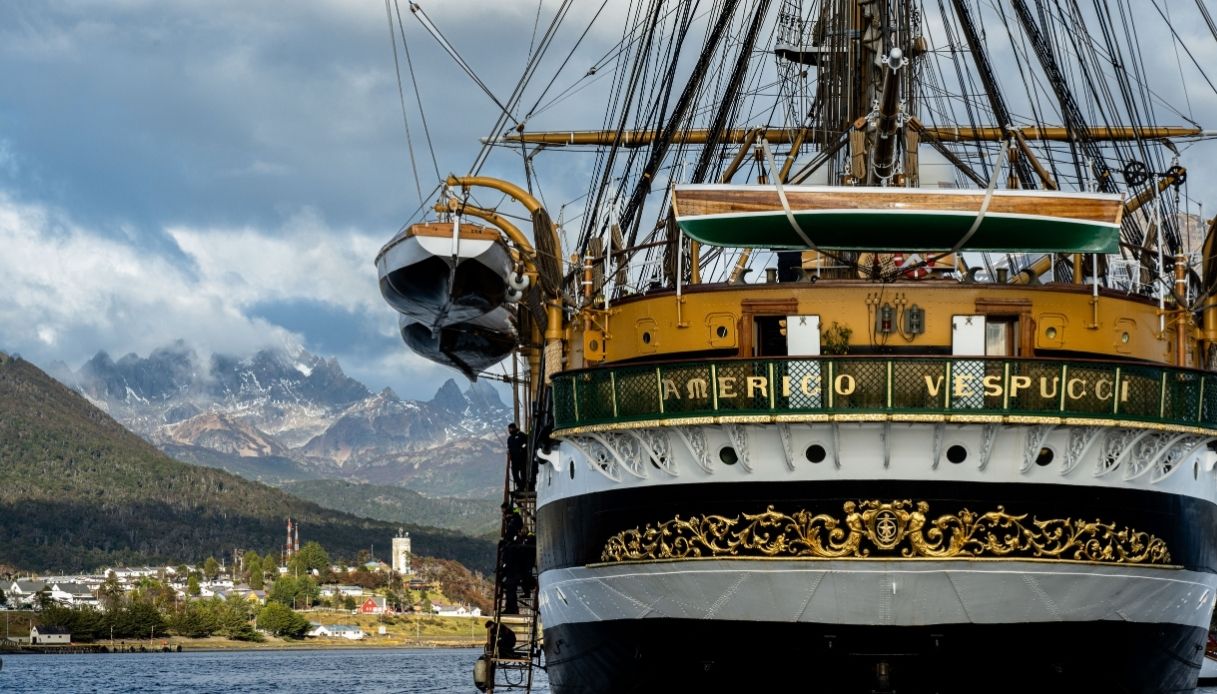 Visitare l'Amerigo Vespucci gratis a Taranto