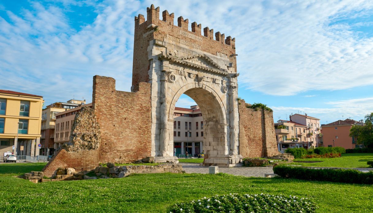 Il maestoso Arco di Augusto a Rimini