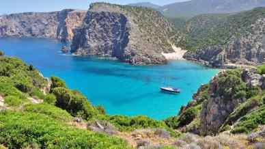 Cala Domestica, Sardegna: tra natura incontaminata e antiche memorie