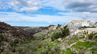 Murgia Tarantina: un paesaggio tra storia, natura e meraviglia rupestre
