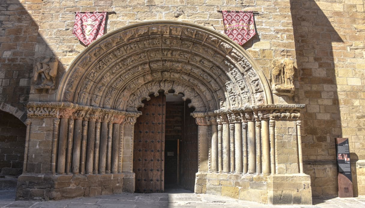 Chiesa di Santiago, Puente la Reina