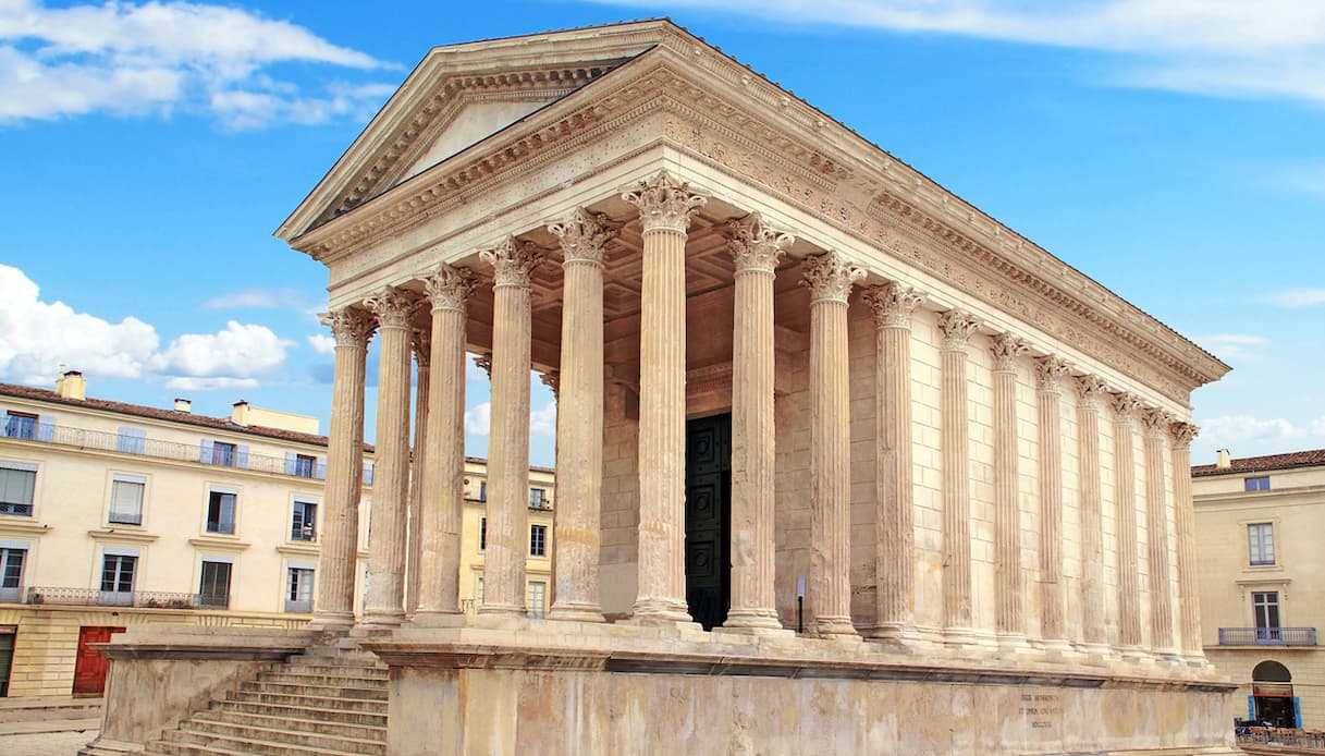 Maison Carrée, Francia