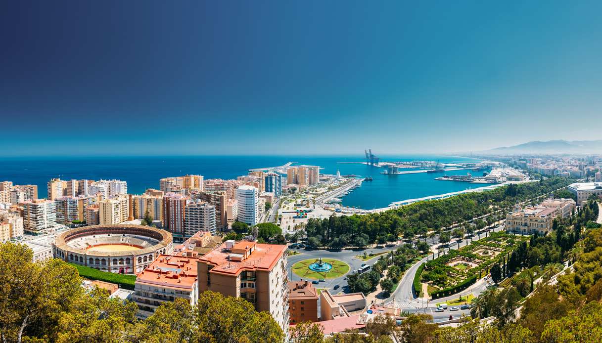 prenota un volo per malaga con easyJet per la primavera 2026