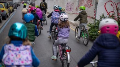 Biciclettate, cacce al tesoro, laboratori e musei: cosa fare con i bambini a maggio