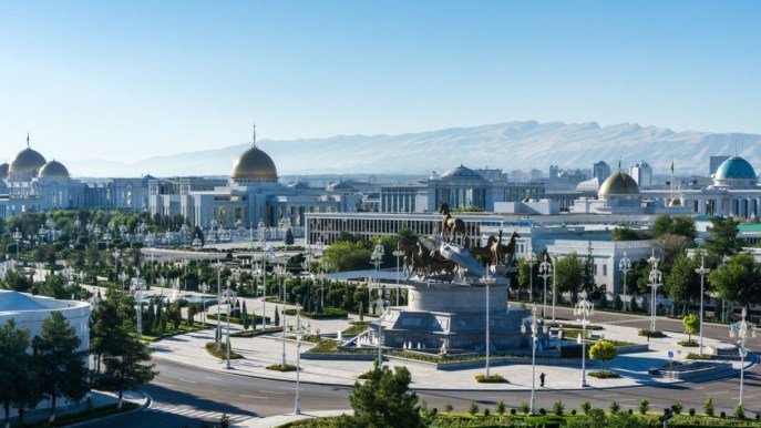 Il Turkmenistan, tra i Paesi più inaccessibili al mondo, cambia le regole di ingresso