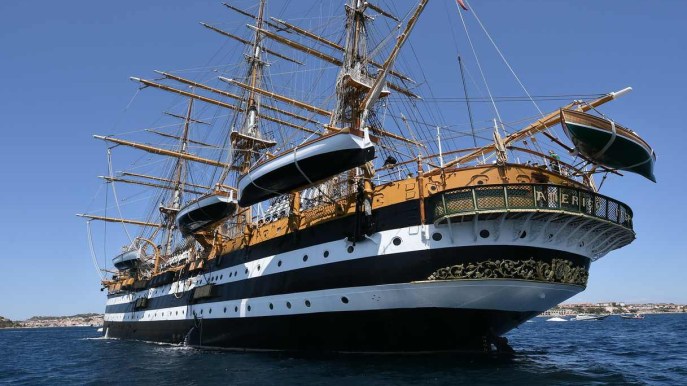L’Amerigo Vespucci incanta La Valletta: come vivere (gratis) la magia a bordo della nave più bella del mondo