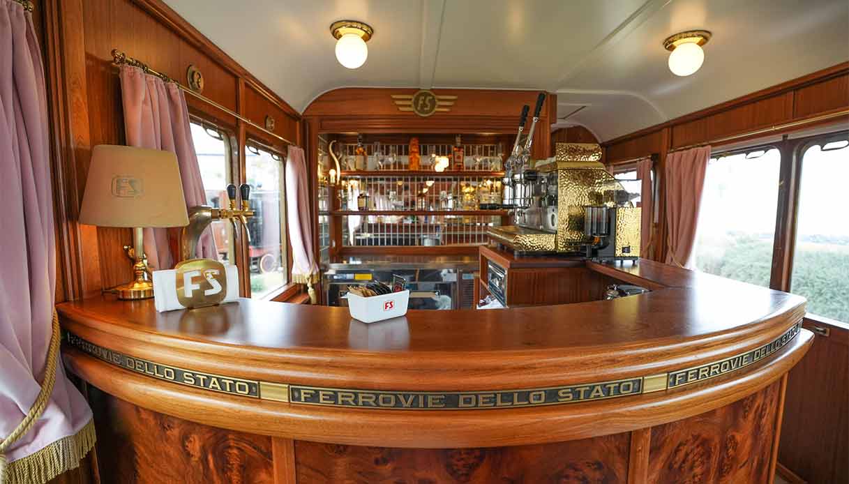 interno-carrozza-Vesuvio-Museo-di-Pietrarsa