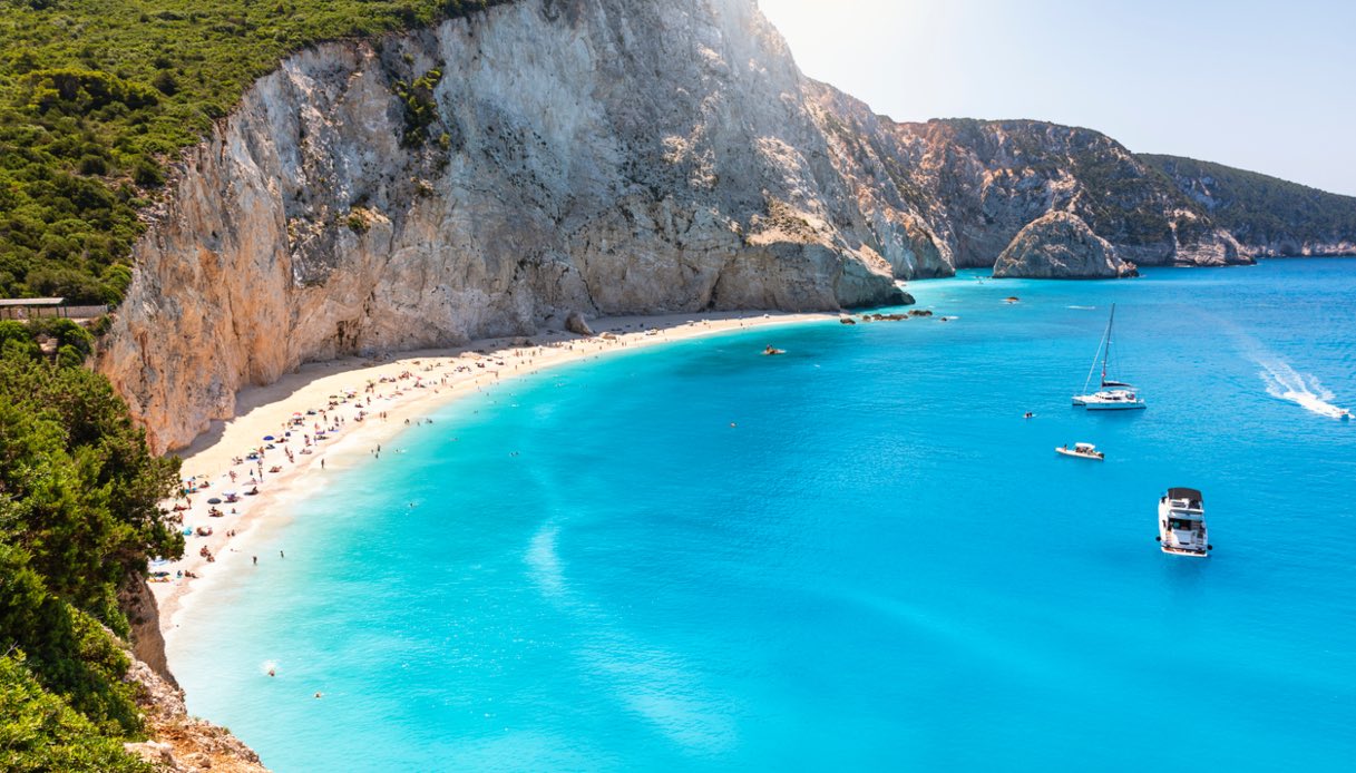 La spiaggia di Port Katsiki a Lefkada