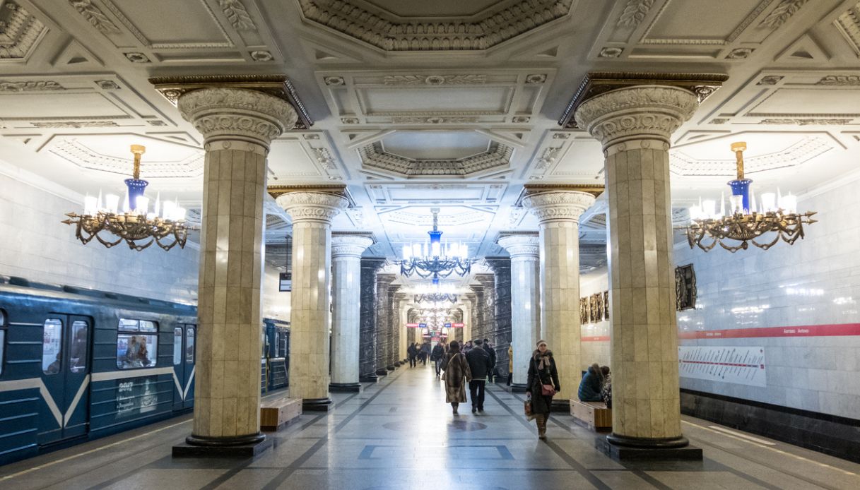 Una delle fermate della Metro di San Pietroburgo