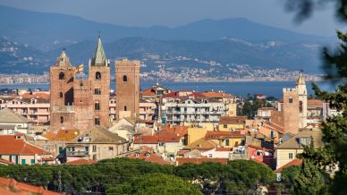 Cosa vedere ad Albenga, gemma ligure tra storia, torri e mare