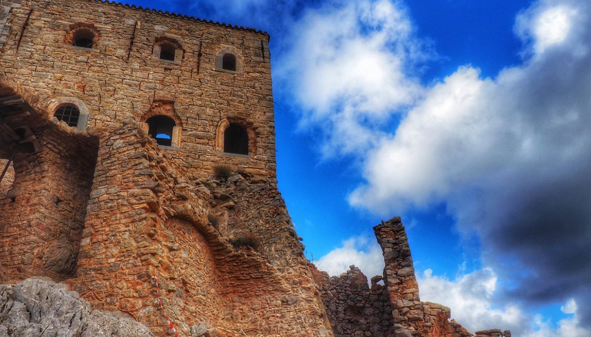 Particolare del villaggio greco di Anavatos
