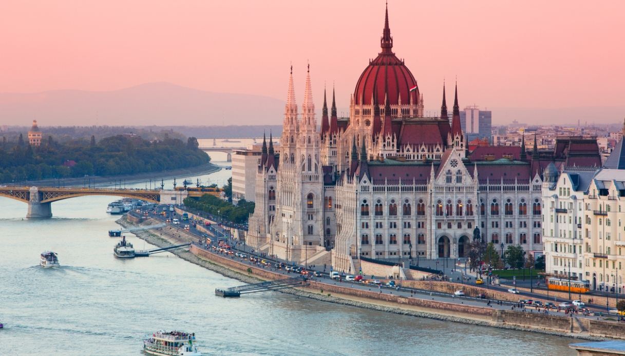 vola a budapest con ryanair