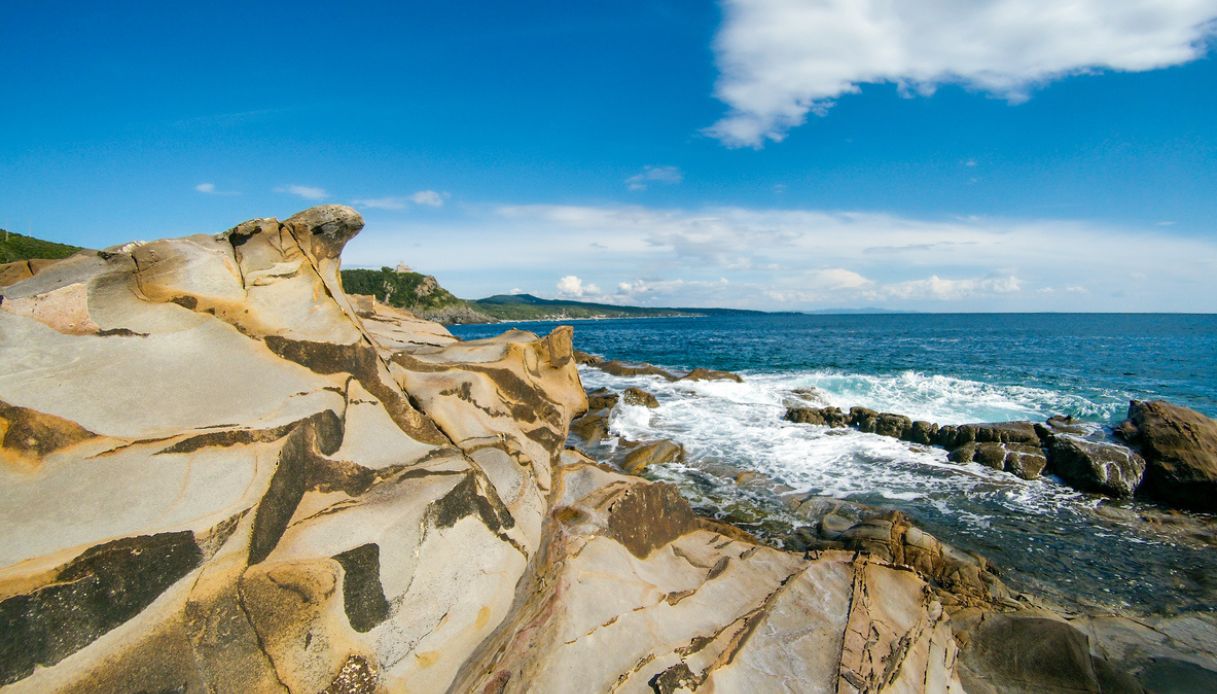 La costa rocciosa di Calignaia, Livorno