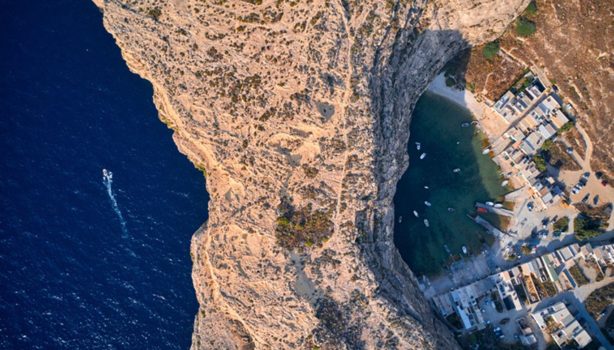 La Dwerjia Bay di Gozo, una delle cose da vedere a Malta in 3 giorni