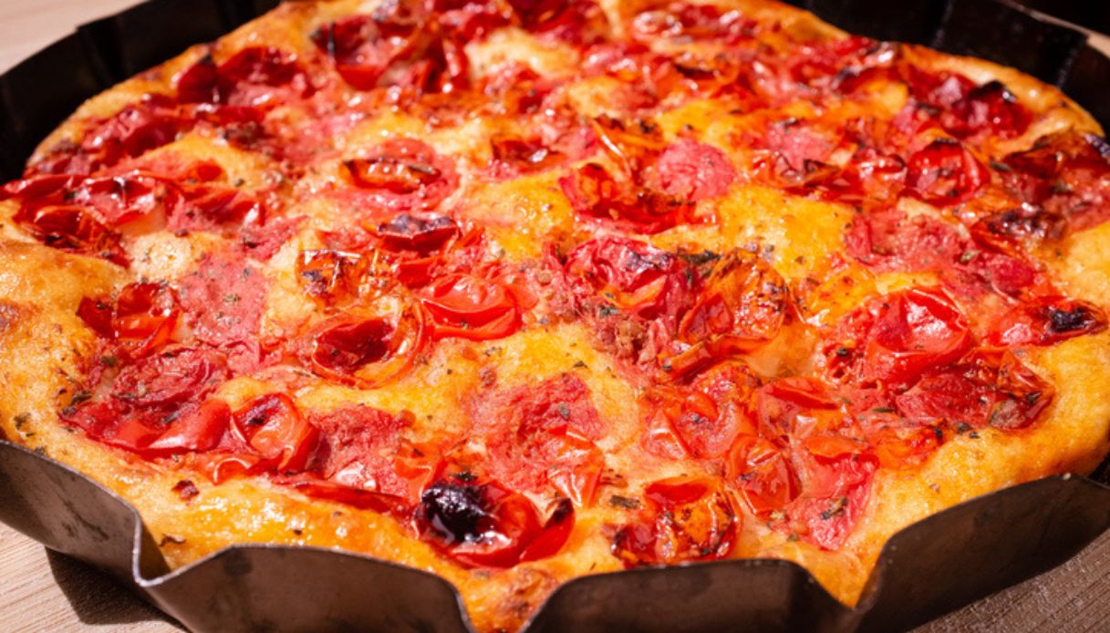Focaccia barese, piatto tipico da provare a Bari