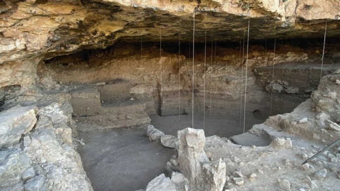 Scoperta affascinante in Spagna: un’impronta digitale riaccende il mistero dell’arte dei Neanderthal